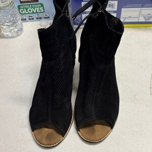 Tom’s Elegant Black Peep-Toe Women's Shoes